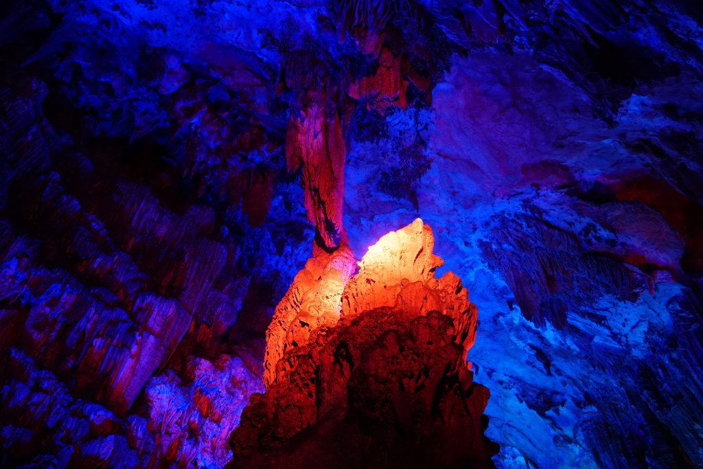 Reed Flute Cave / Jaskinie w Chinach
