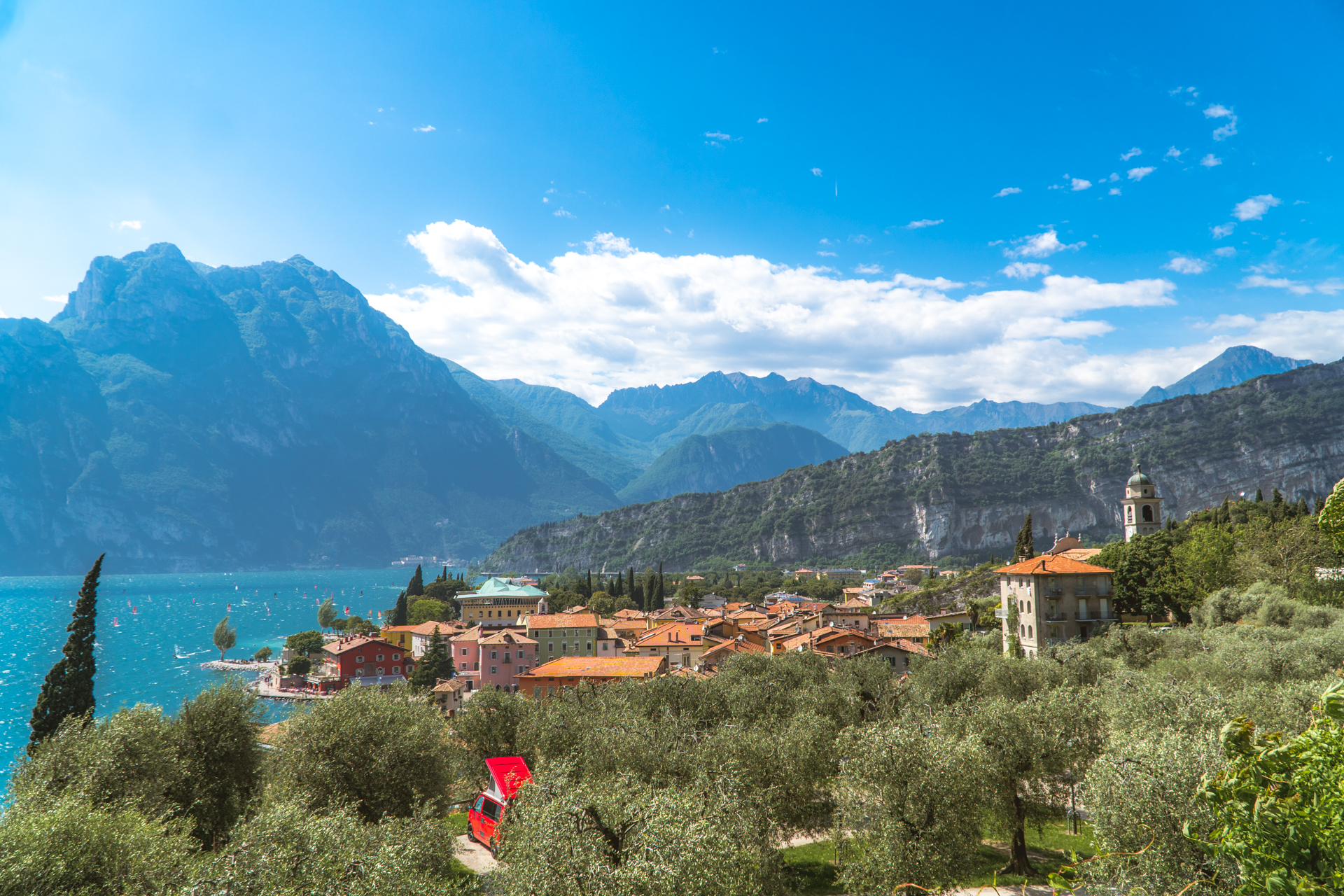 Panorama Torbole i Jeziora Garda | Najładniejsze miasteczka nad Gardą