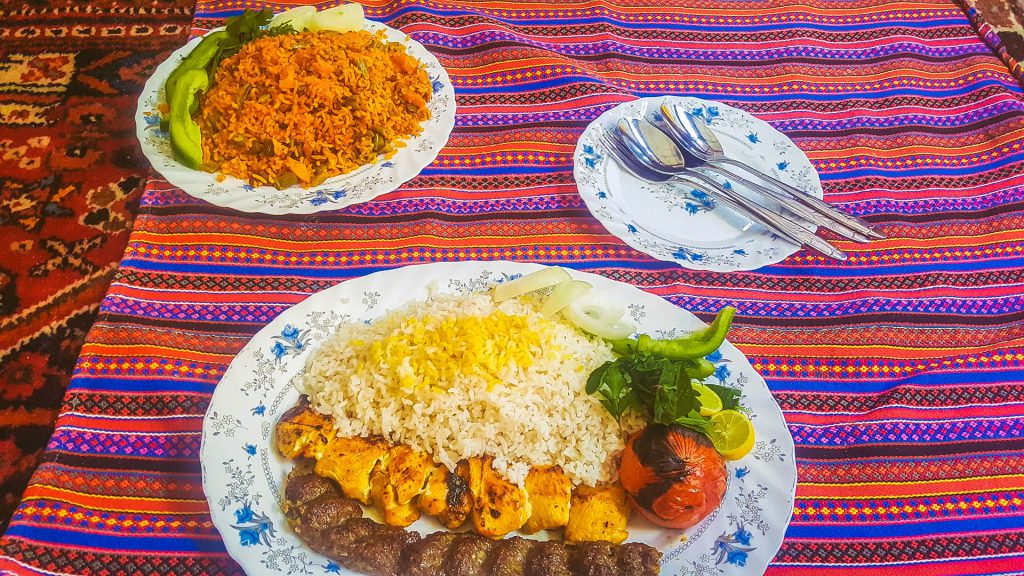 Iran na własną rękę, gdzie i co zjeść w Sziraz?