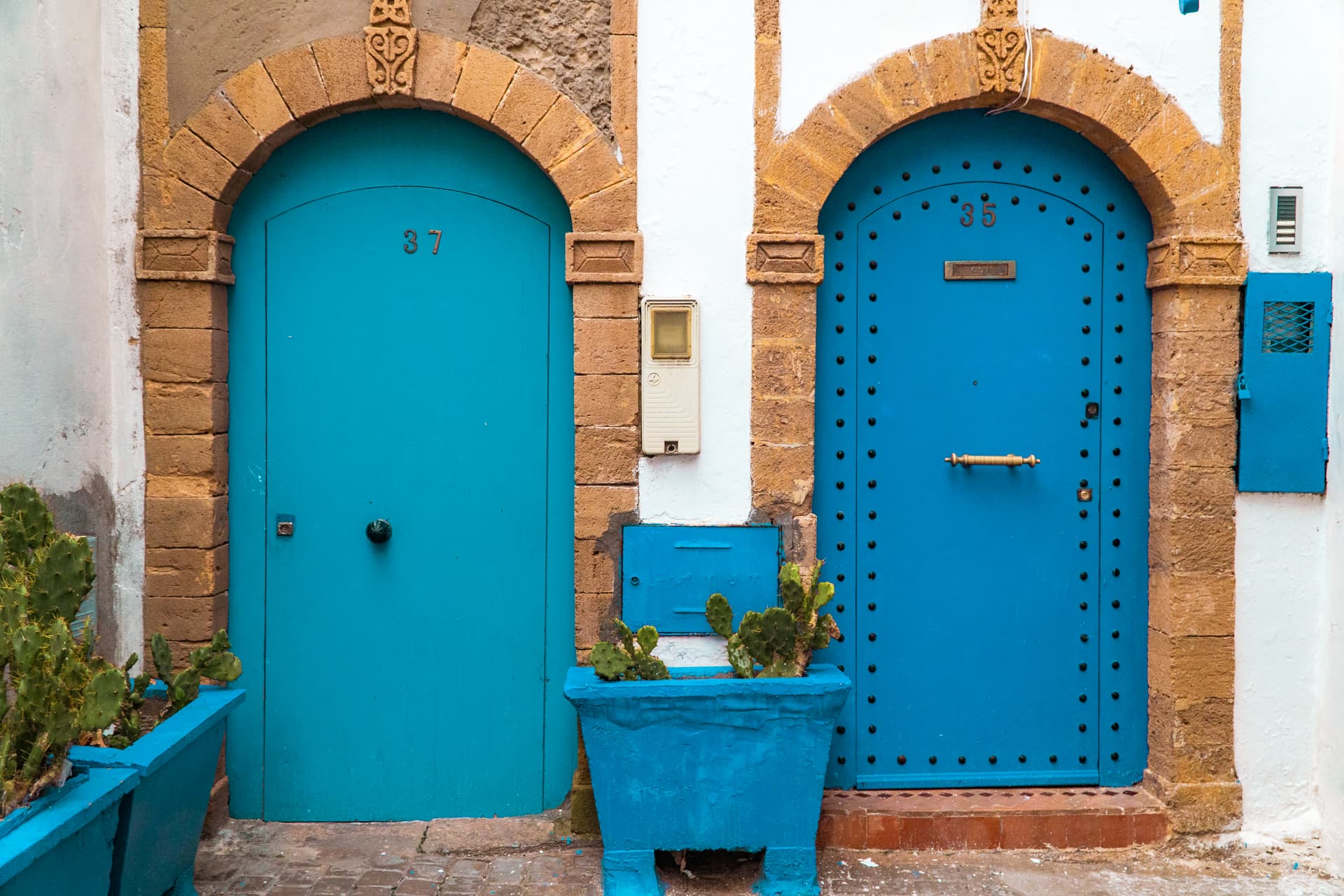 Kolorwe drzwi Essaouira | Plan wyjazdu do Maroko