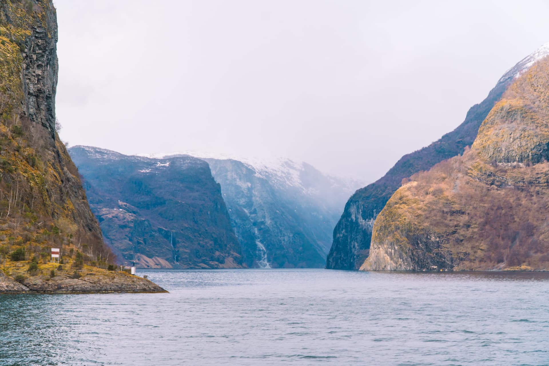 Jak zorganizować rejs po fiordach w Norwegii?
