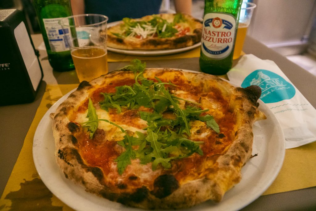Pizza w Polignano a Mare | Gdzie zjeść w Apulii?