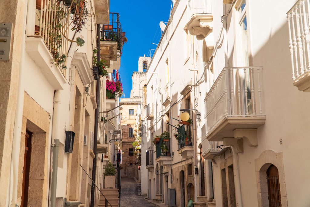 Ulice w Putignano wydają się być chaotyczne | Najładniejsze miasteczka w Apulii
