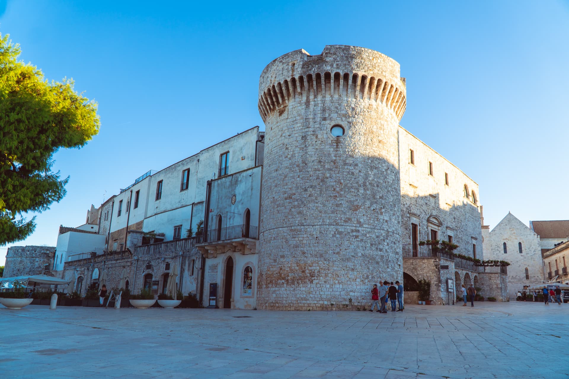 Wieża w Conversano | Najładniejsze miasteczka w Apulii