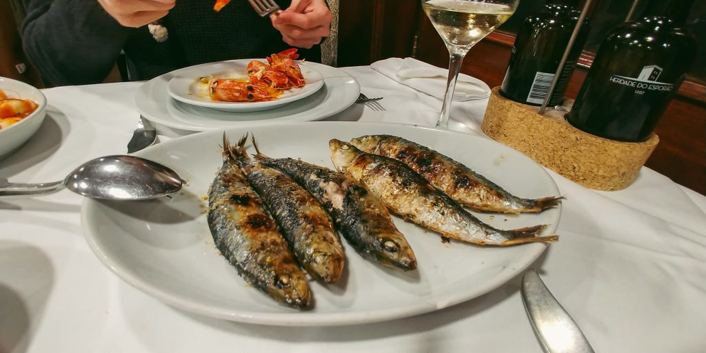 Gdzie zjeść w Porto dobrą rybę i owoce morza? W Tito II