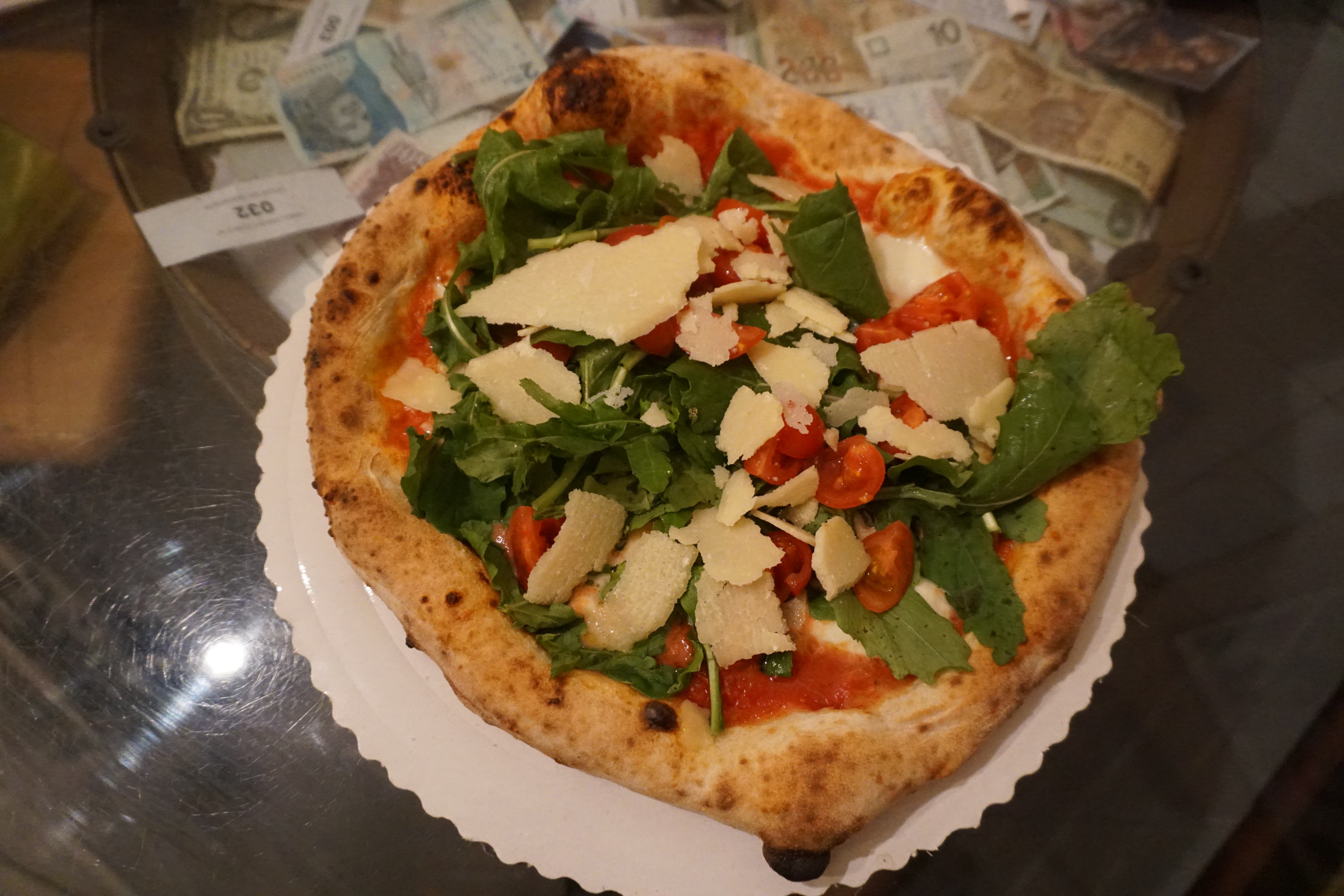 Pizza neapolitańska we Florencji 