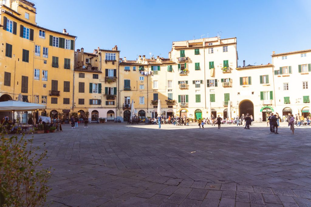 Piazza dell'Anfiteatro w Lucce | Plan wyjazdu do Włoch