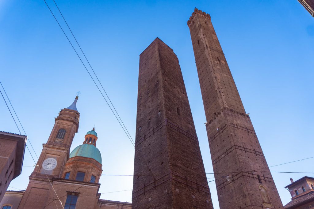 Dwie wieże w Bolonii | Plan wyjazdu do Włoch