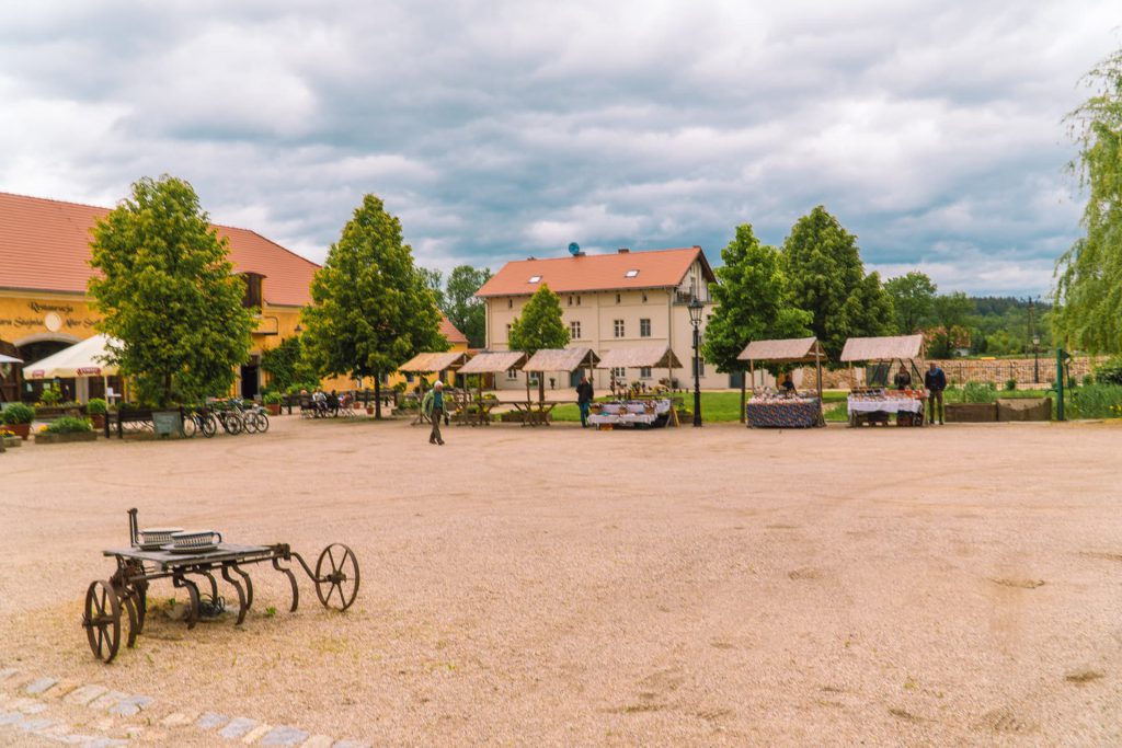 Klimatyczne noclegi na Dolnym Śląsku | Pałac Łomnica