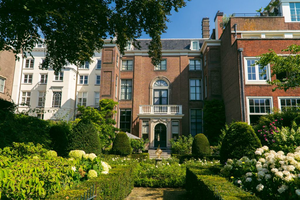 Fasada rezydencji van Loon | Co zobaczyć w Amsterdamie?