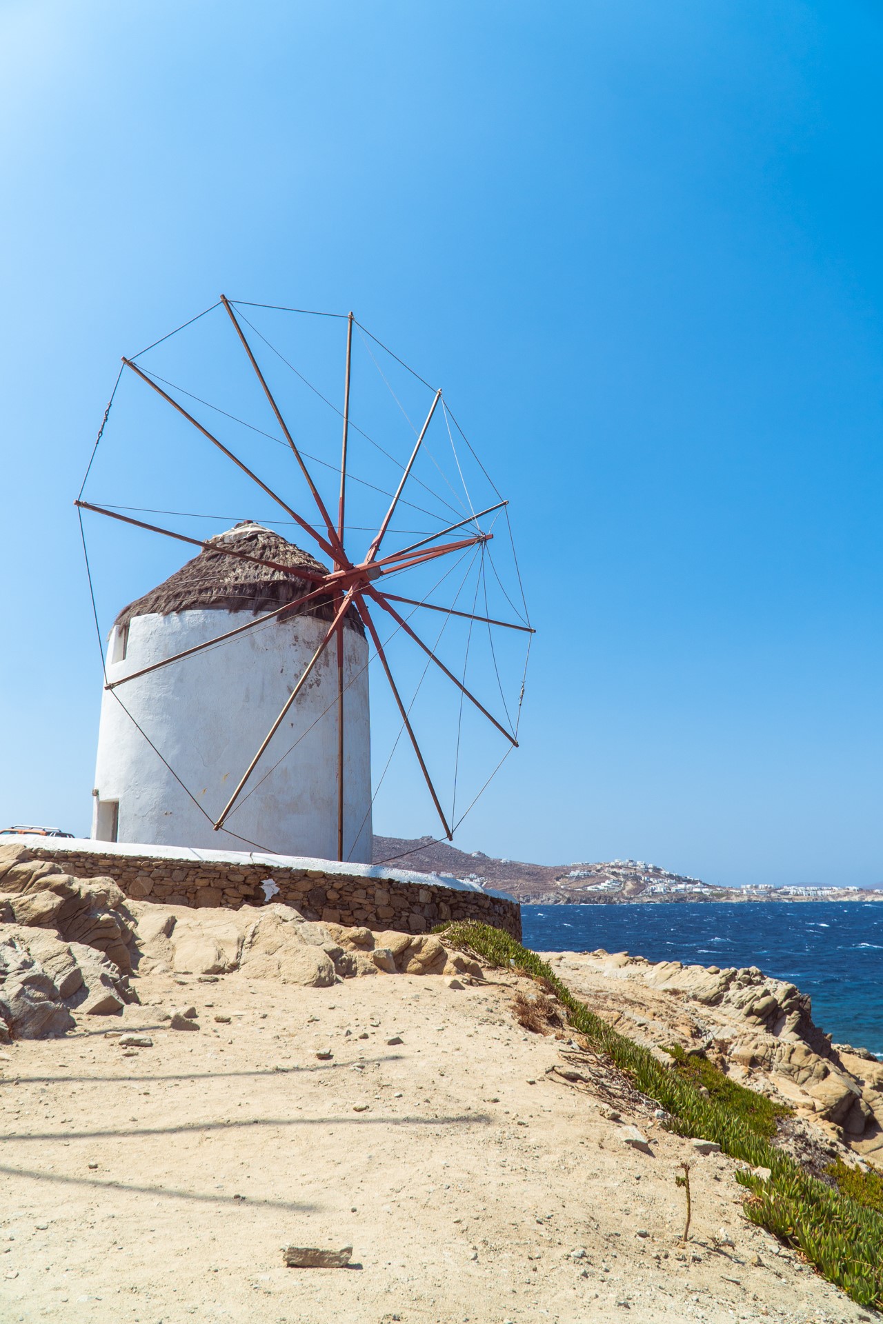 Punkt widokowy przy wiatrakach na Mykonos | Czy warto jechać na Mykonos?
