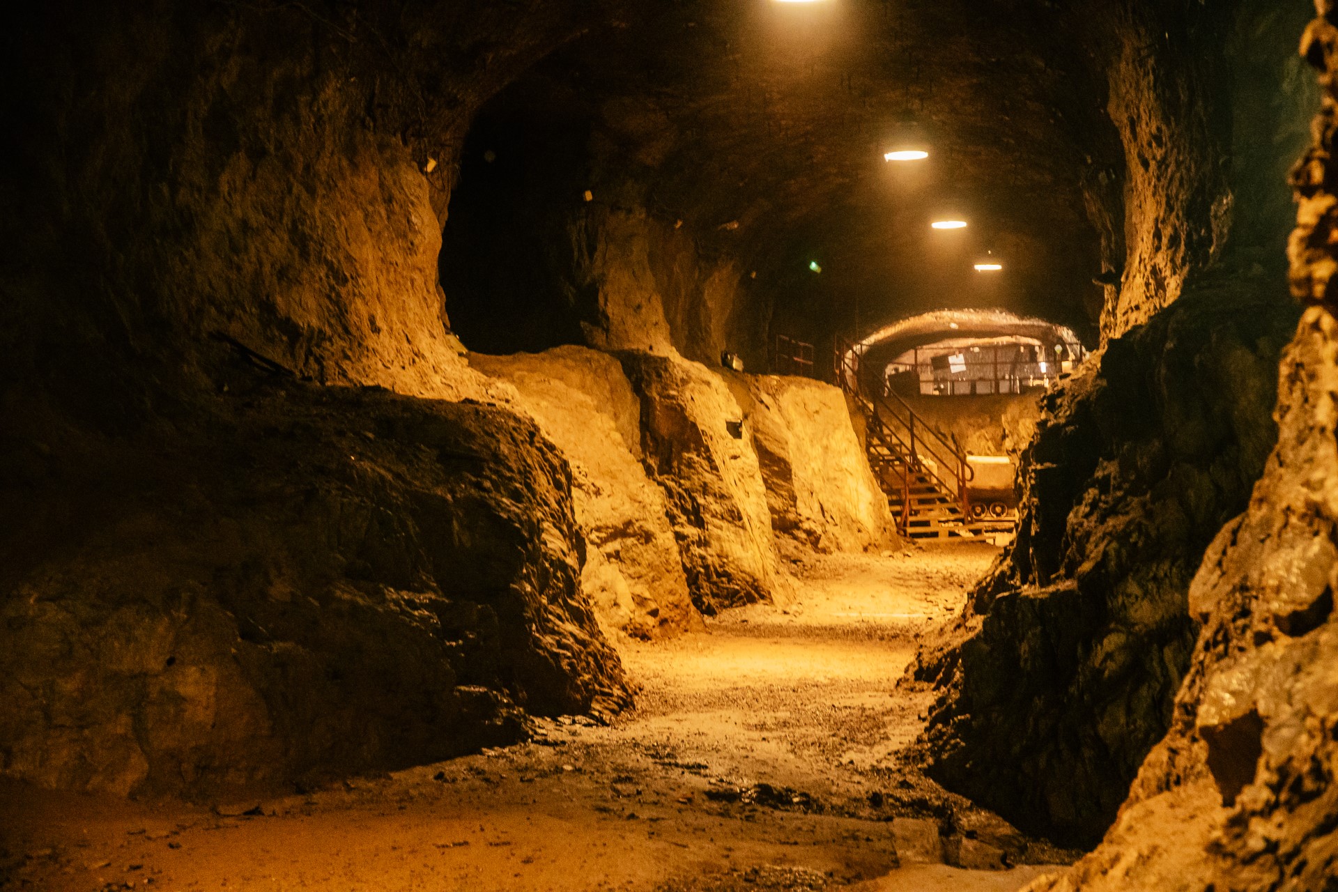 Tunele kompleksu Riese w Podziemnym Mieście Osówka