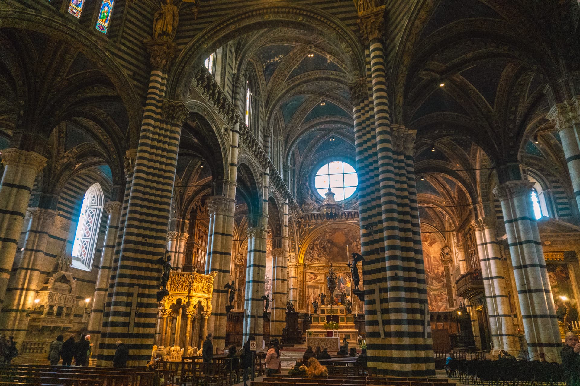 Wnętrze katedry w Sienie | Zwiedzanie Sieny