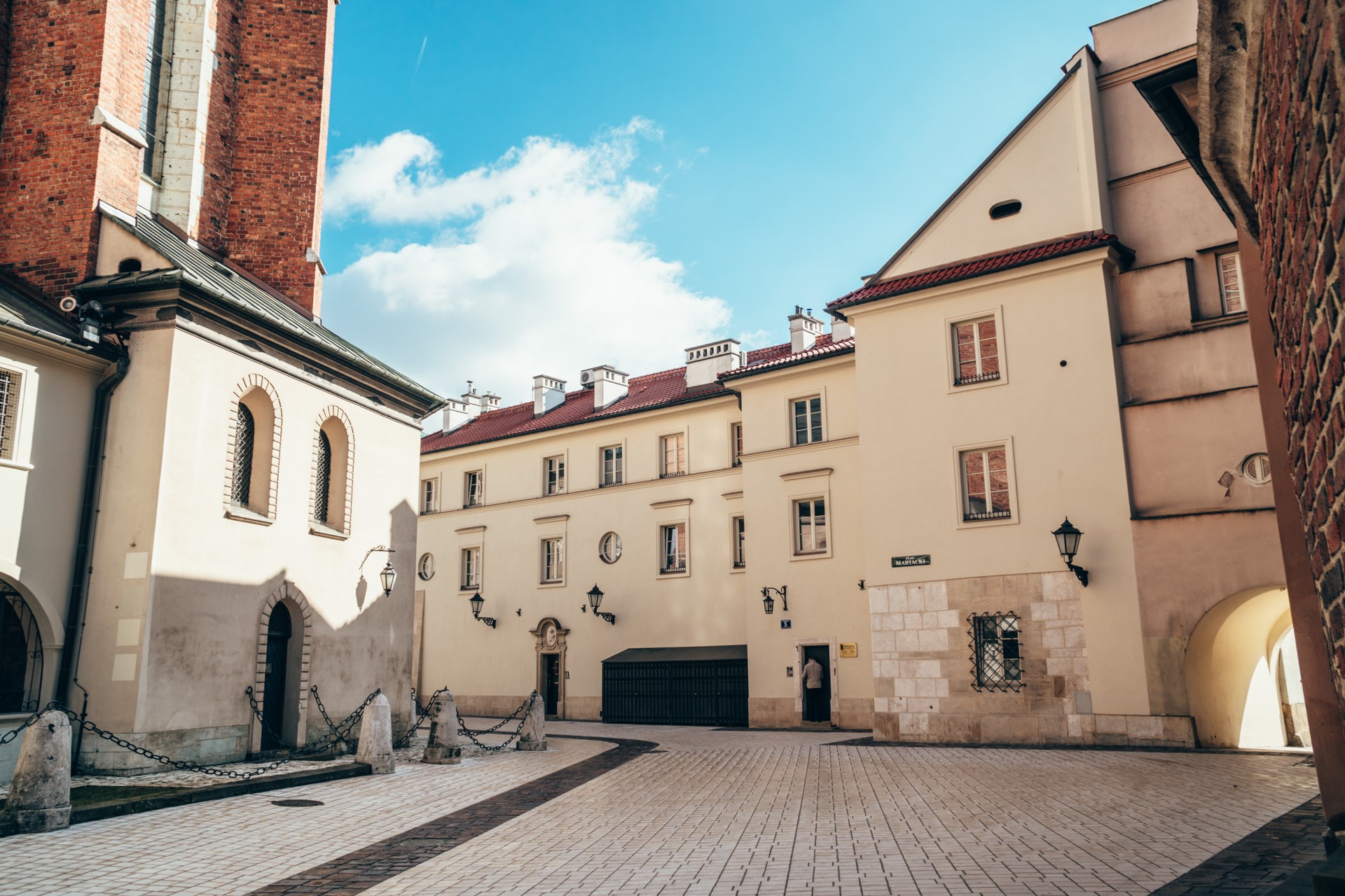 Uliczki zaułki i atrakcje na starym mieście w Krakowie