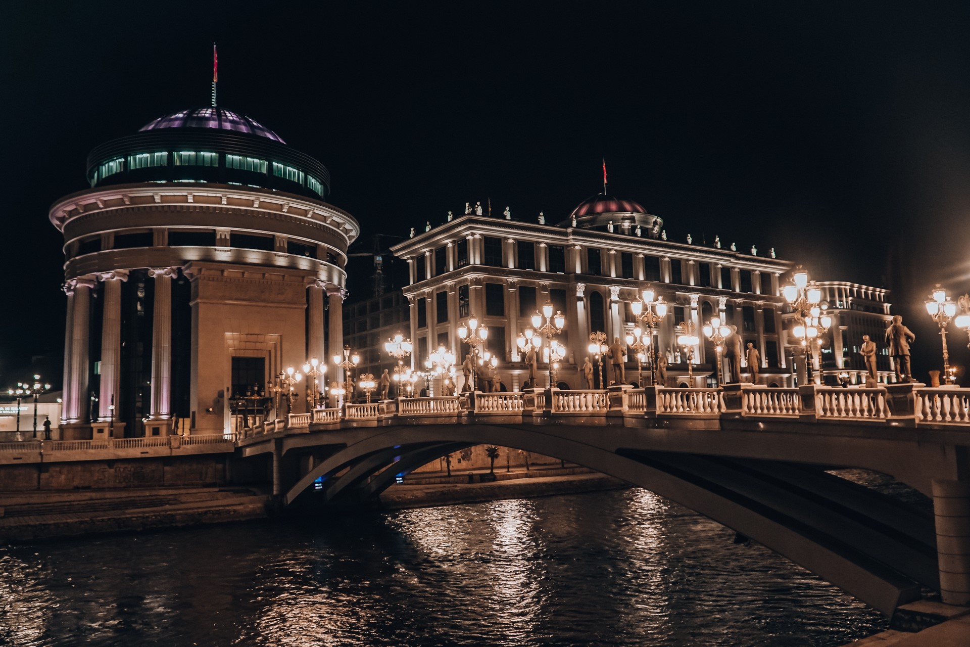 Skopje nocą | Macedonia atrakcje
