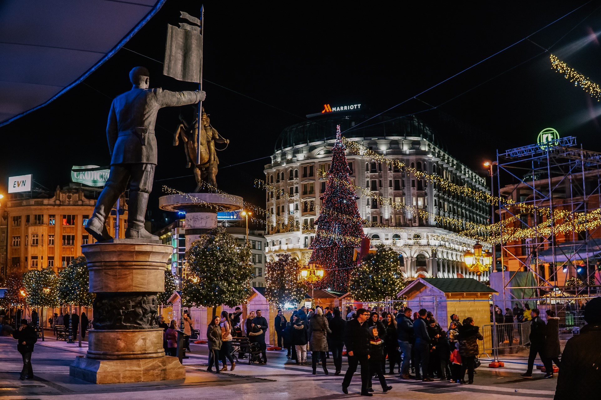 Jarmark Świąteczny w Skopje | Czy warto jechać do Macedonii?