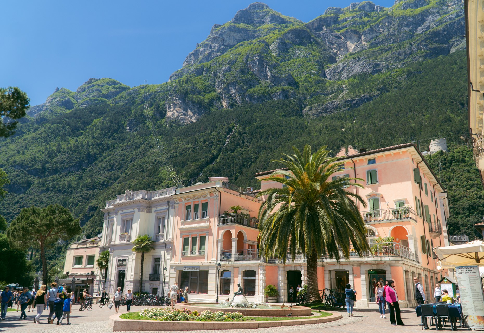 Góry otaczające Riva del Garda