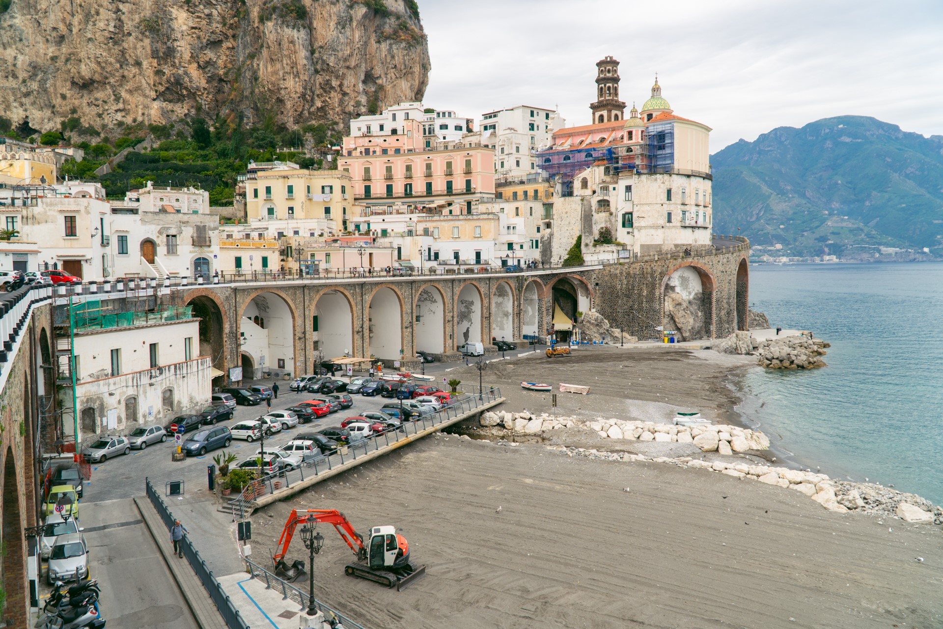 Plaża w Atrani | Wakacje na Wybrzeżu Amalfi