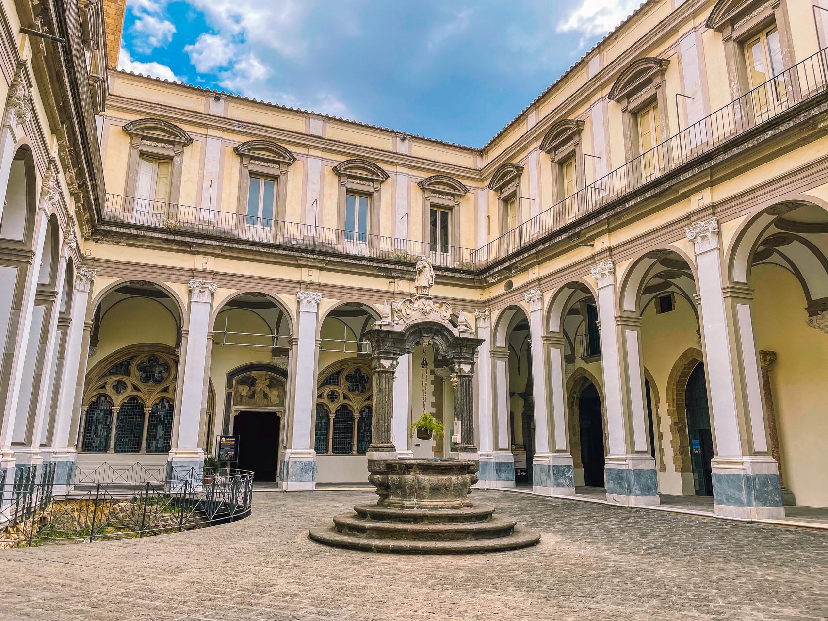 San Lorenzo Maggiore | Atrakcje w Neapolu