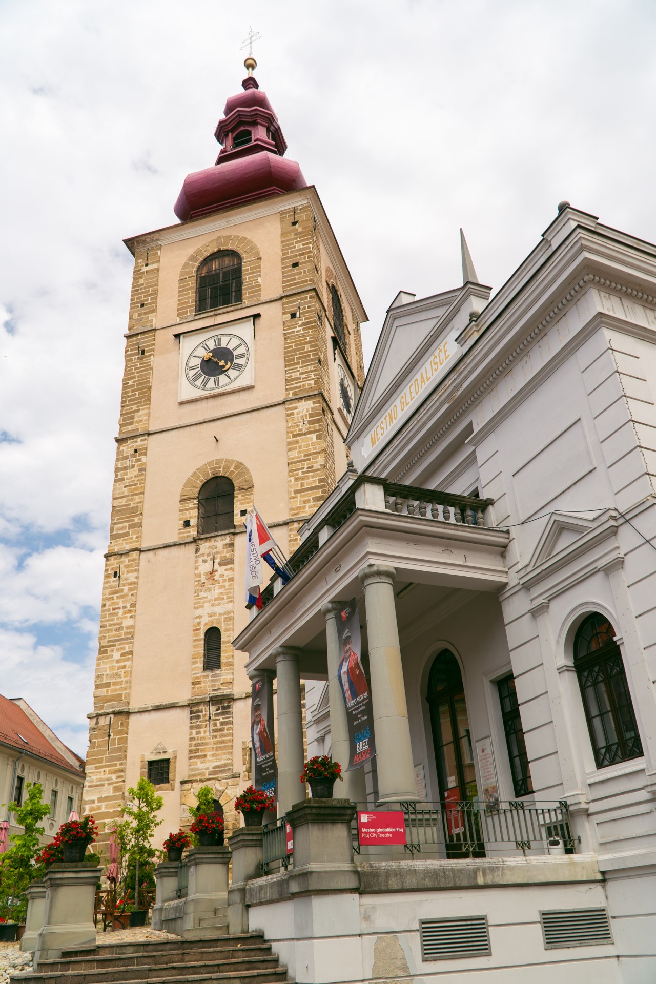 Teatr i wieża miejska w Ptuj | Najładniejsze miasteczka w Słowenii