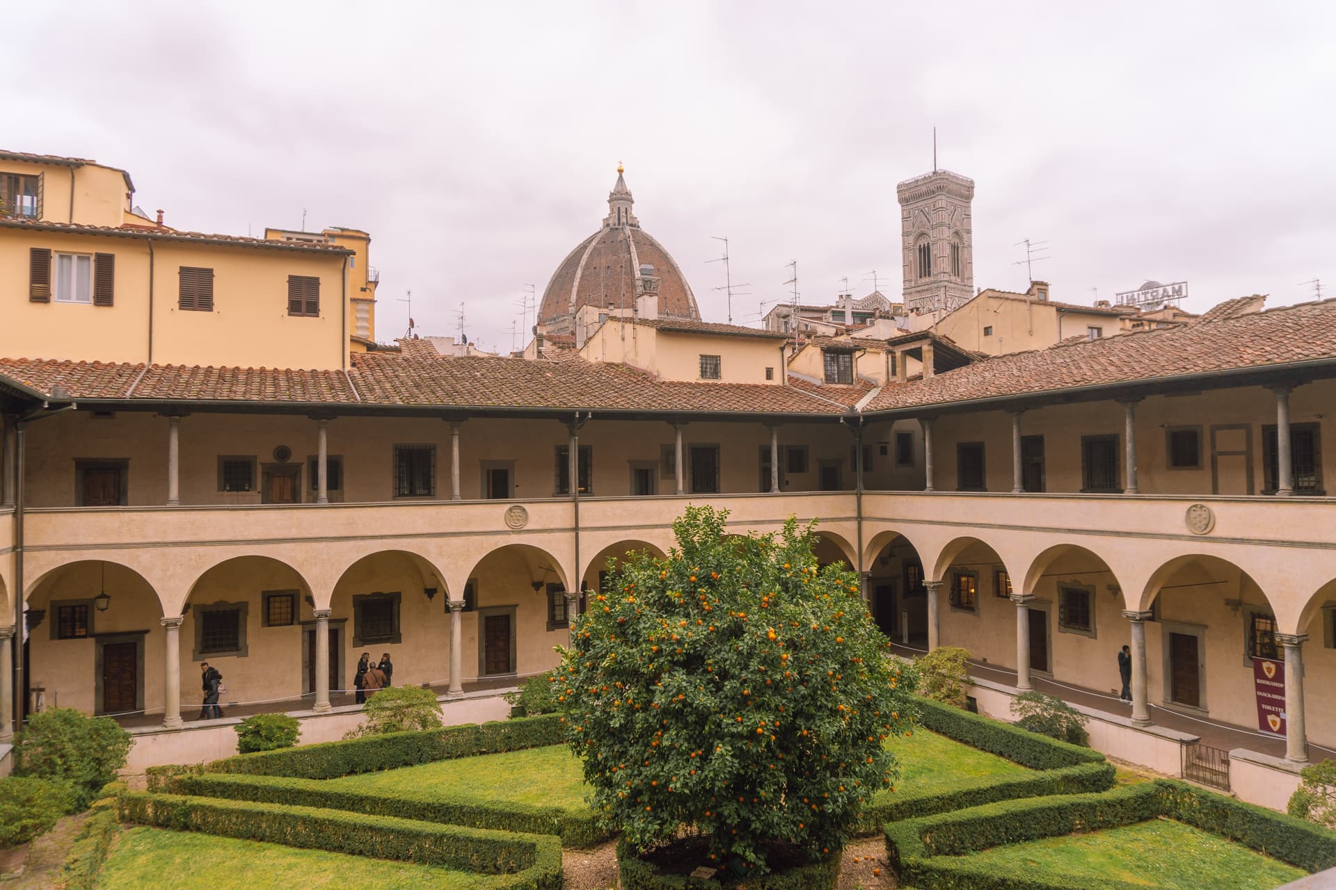 Krużganki w bibliotece Medyceuszy | Atrakcje we Florencji