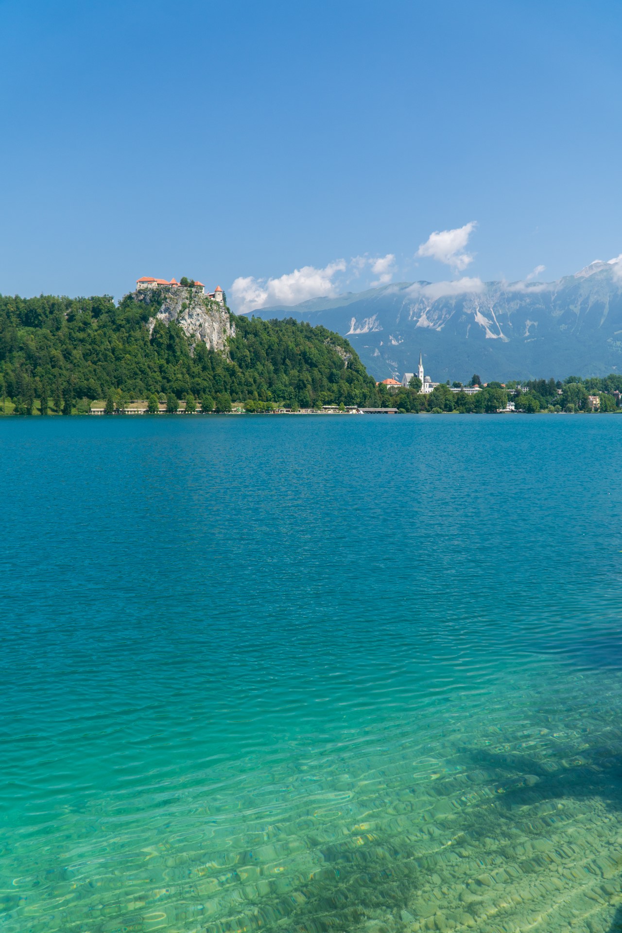 Przejrzysta woda w Bledzie | Jezioro Bled