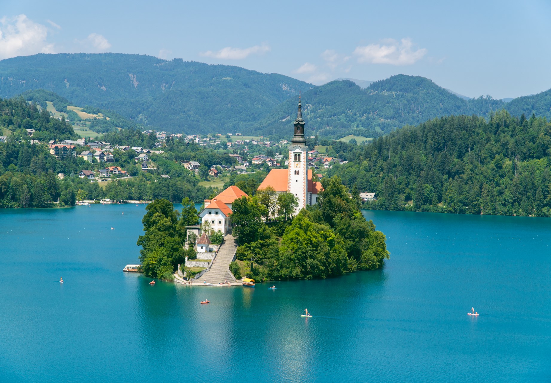 Wysepka na jeziorze | Jezioro Bled