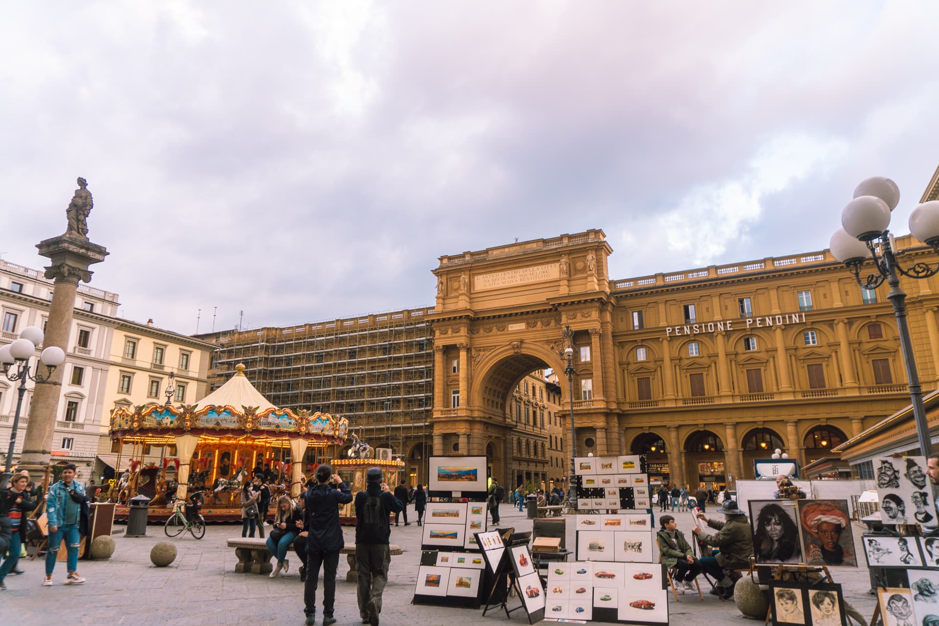 Piazza della Repubblica | Atrakcje we Florencji