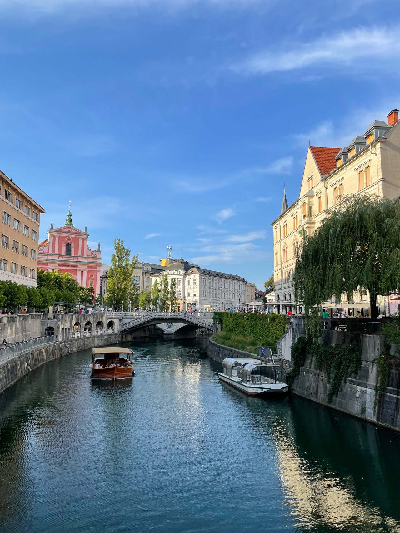 Rejs po rzece w Lublanie | Najładniejsze miasteczka w Słowenii