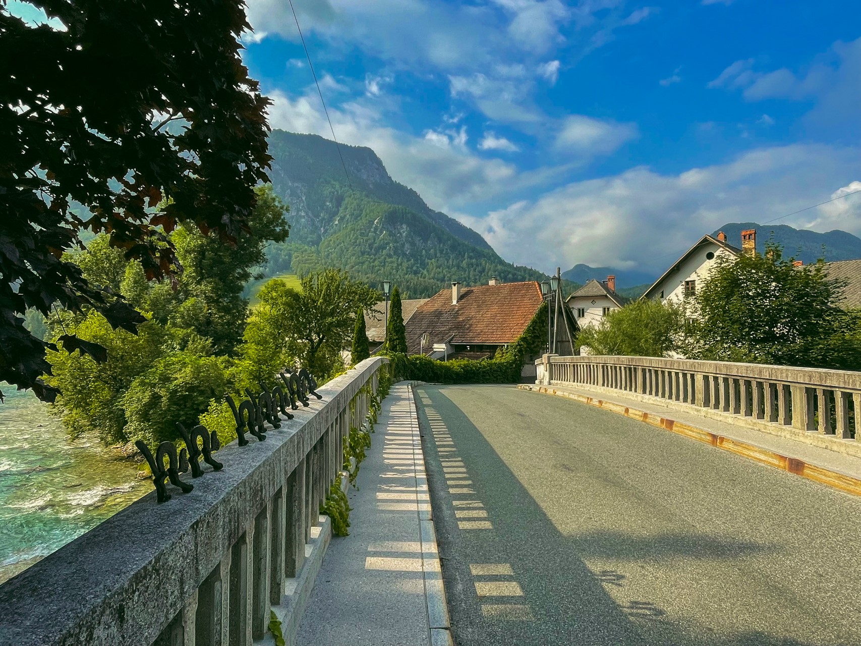 Most w wiosce Mojstrana | Najładniejsze miasteczka w Słowenii