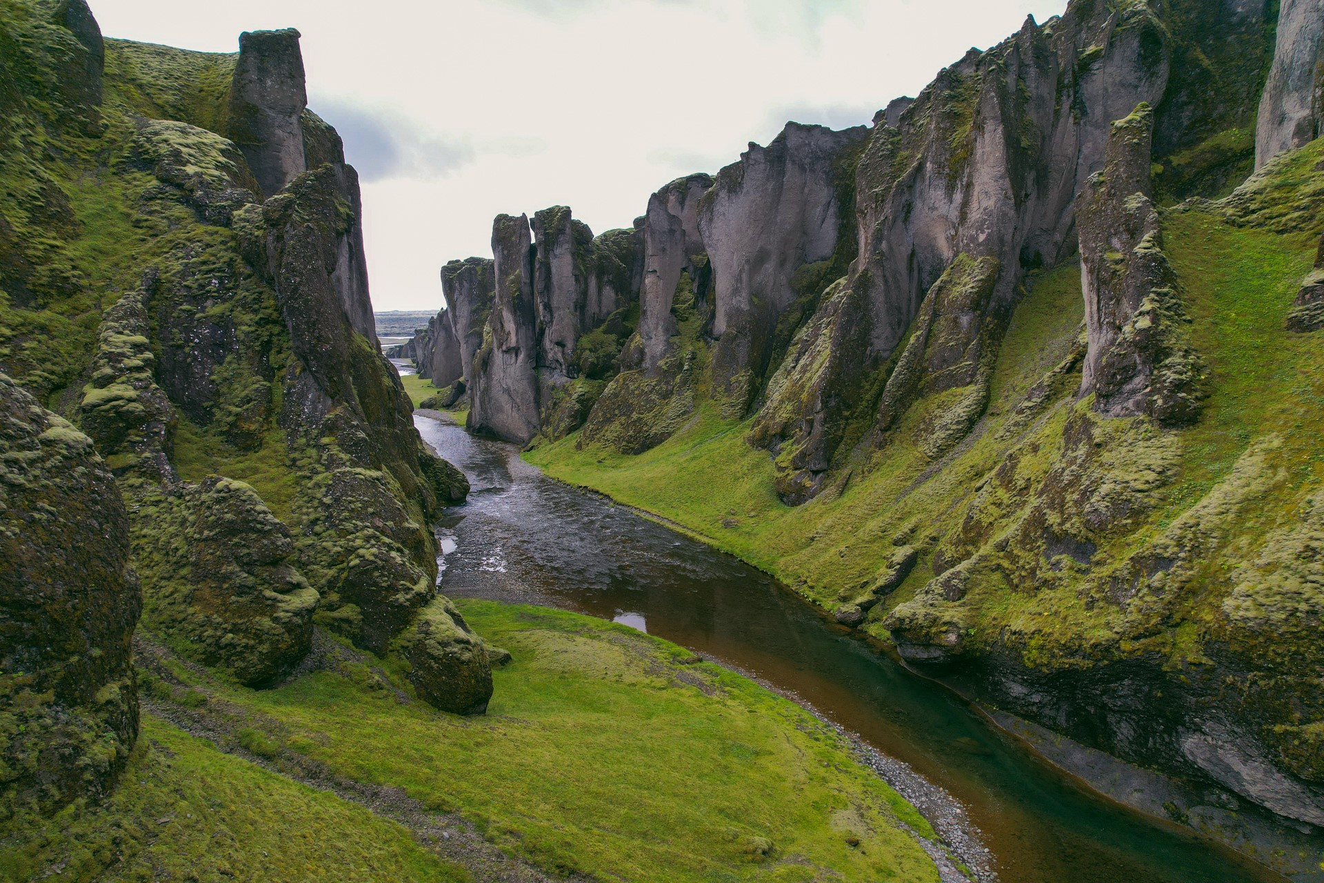 Fjaðrárgljúfur  | Atrakcje na Islandii