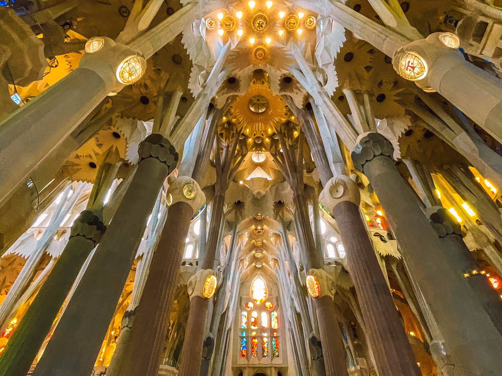 Wnętrze Sagrady | Atrakcje w Barcelonie