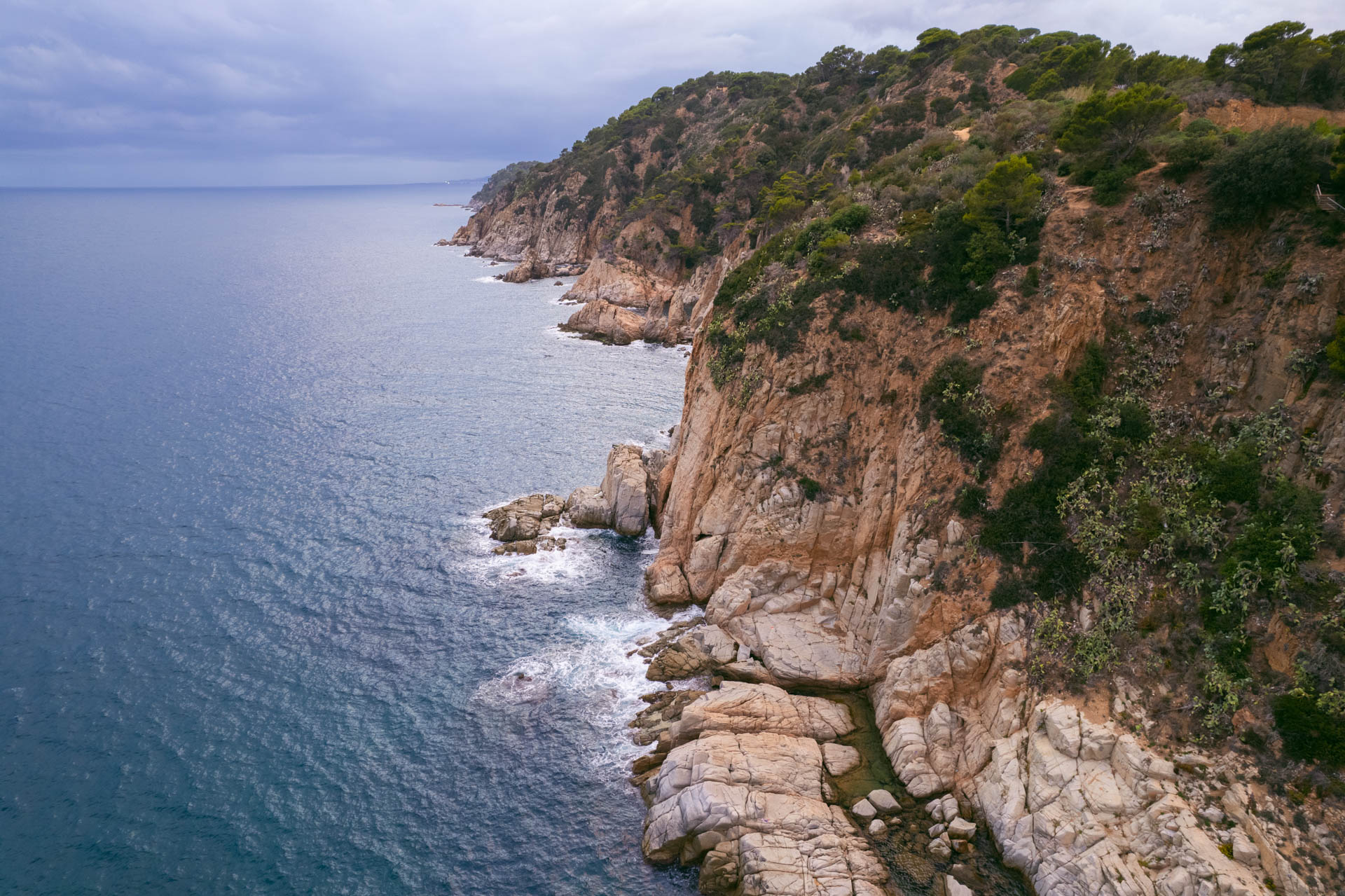 Katalońskie wybrzeże poza sezonem | Wakacje w Tossa de Mar