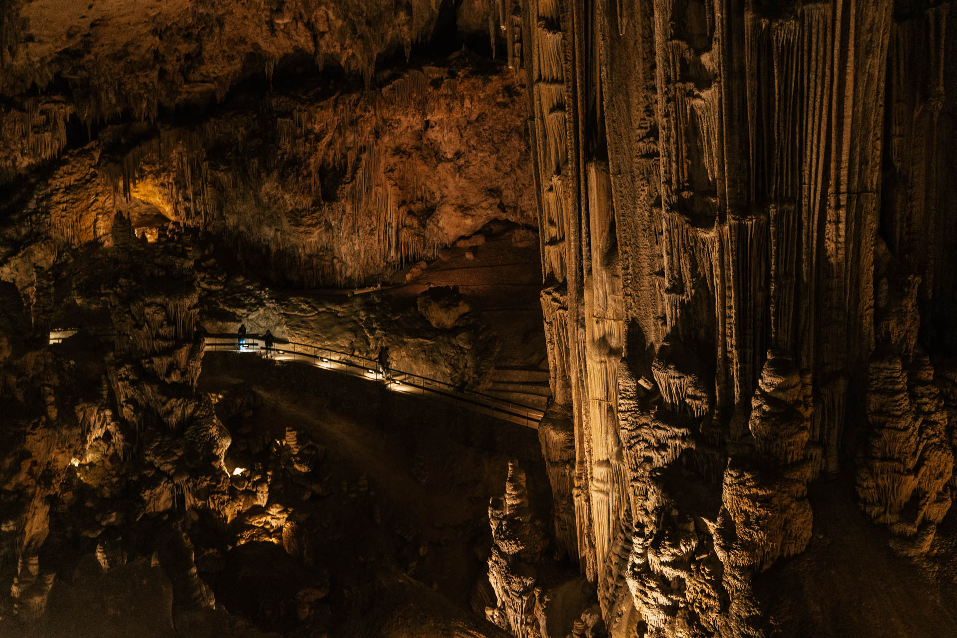 Największy stalagnat świata w Jaskni Nerja
