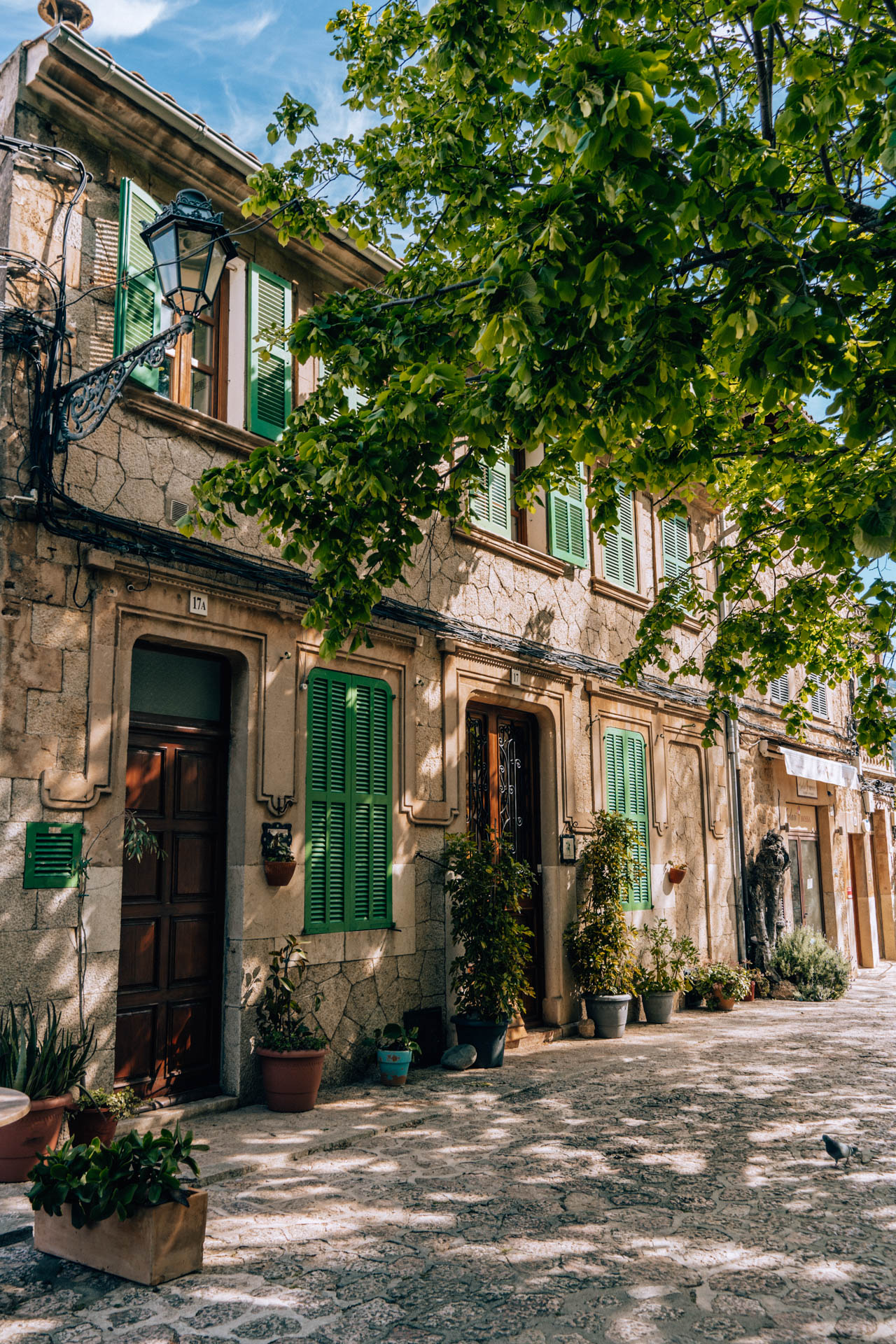 Jedna z najładniejszych uliczek w Valldemossa | Atrakcje na Majorce