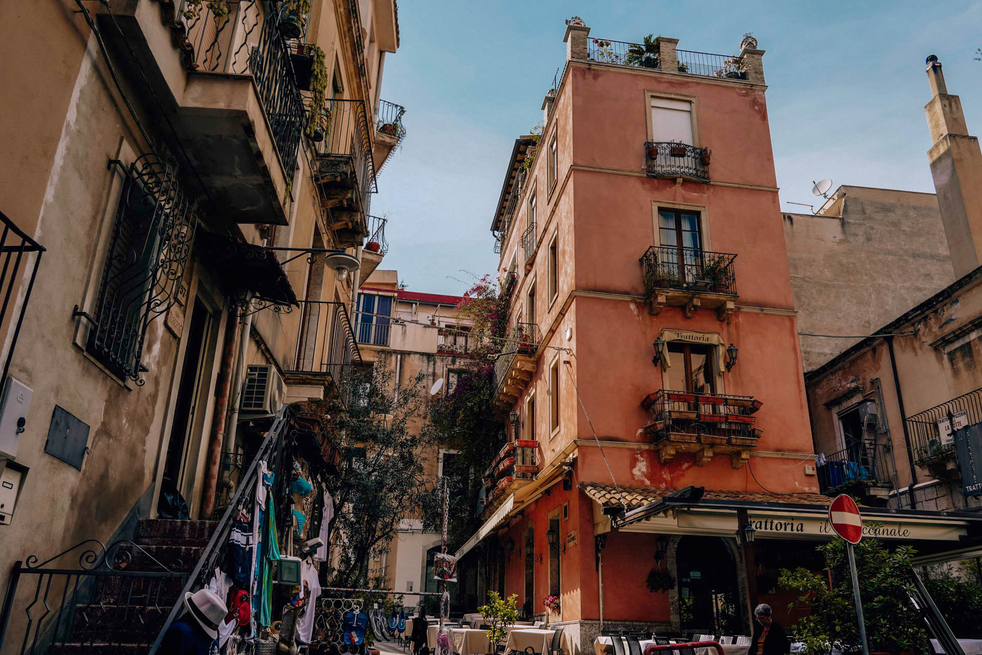 Kolorowe uliczki Taorminy | Weekend na Sycylii