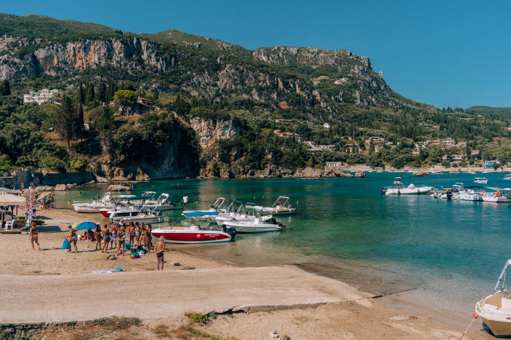 Plaża w Paleokastritsa | Wakacje na Korfu
