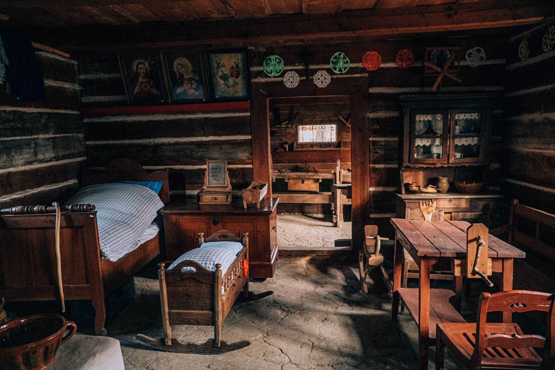 Wnętrze chaty w skansenie | Nadwiślański Park Etnograficzny