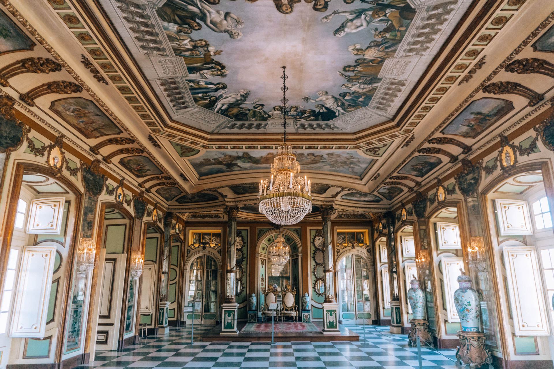 Sala tronowa w pałacu Queluz | Atrakcje w Lizbonie
