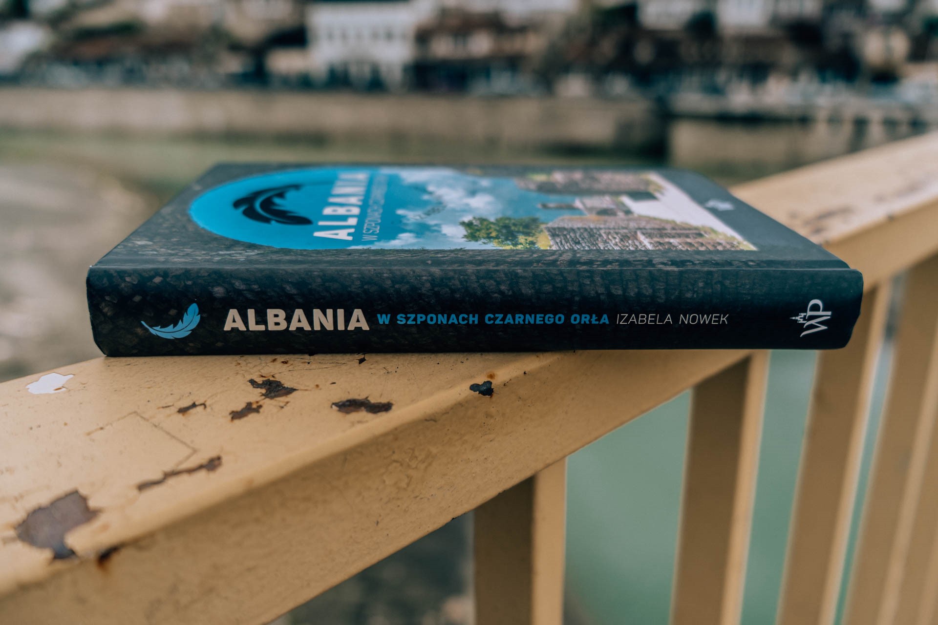 Książka o Albanii, którą warto przeczytać | W szponach czarnego orła
