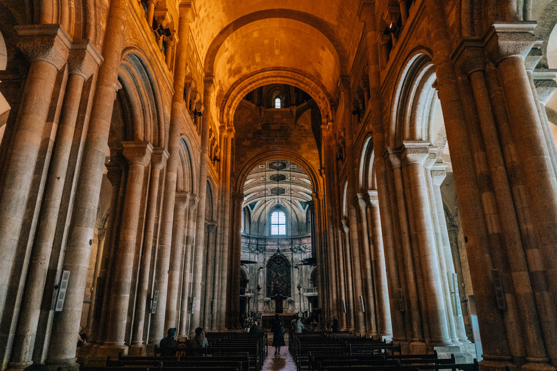 Wnętrze lizbońskiej katedry