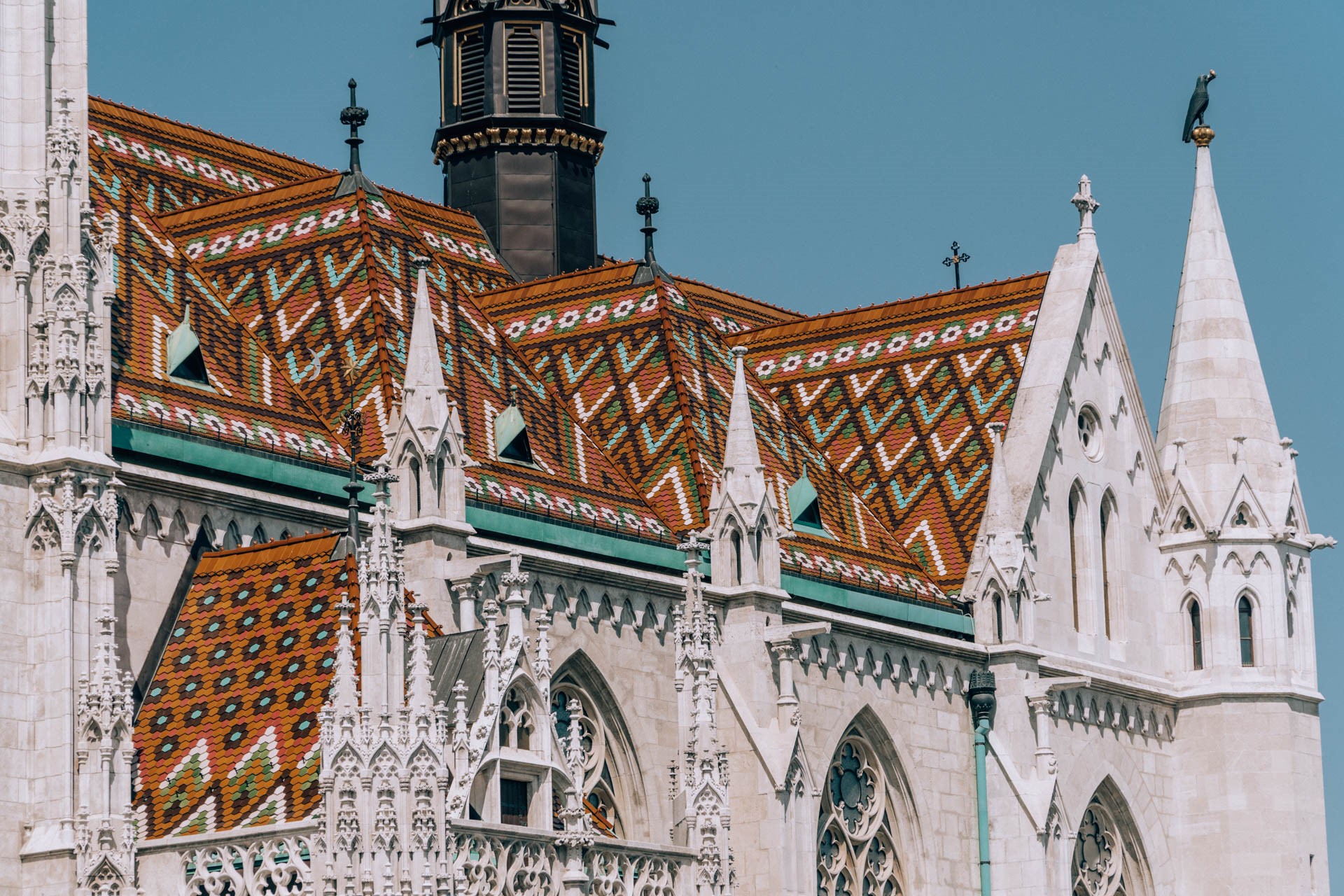 Mozaika na dachu kościoła Macieja | Zwiedzanie Budapesztu
