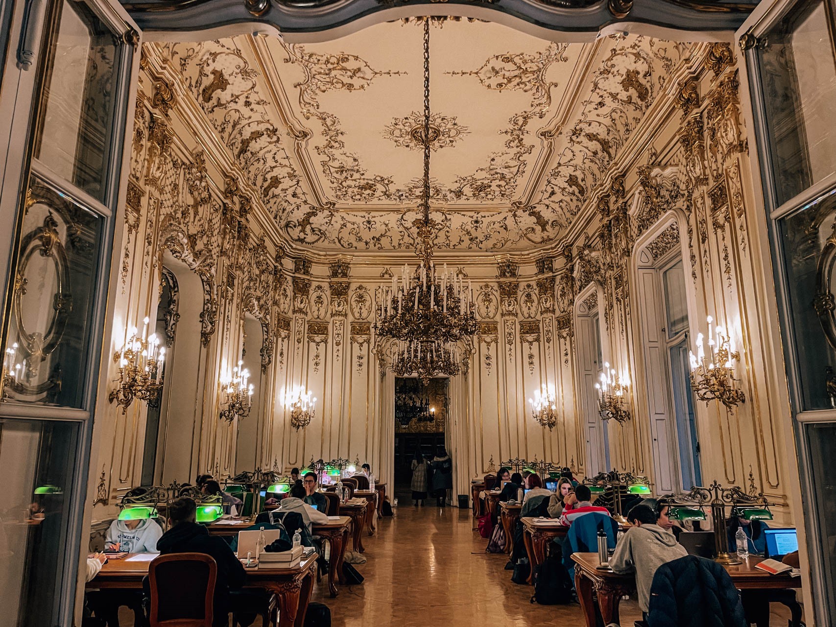Ervin Szabó Library |  Najciekawsze Atrakcje w Budapeszcie