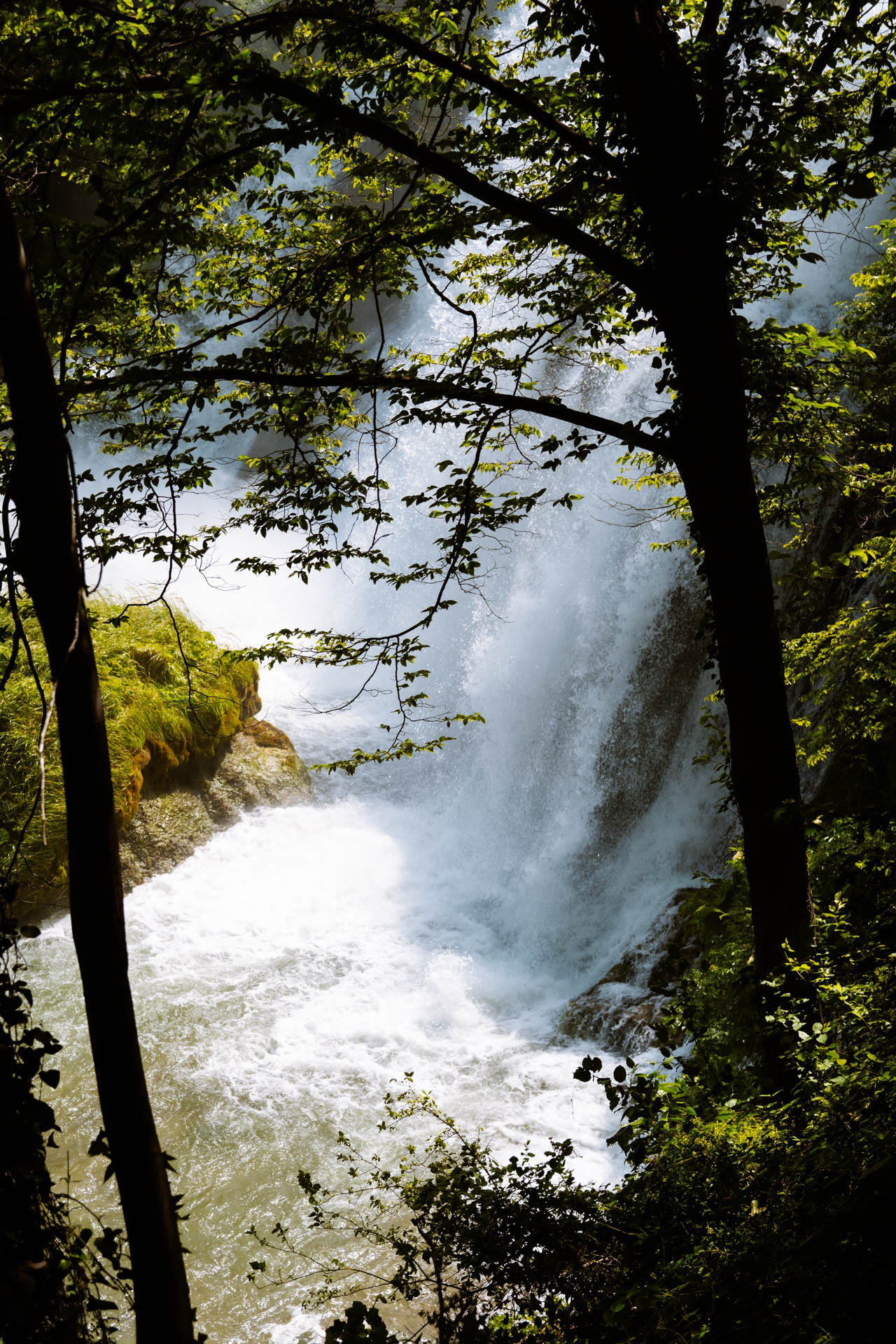 Spacer szlakiem nr 2 pod drugą kaskadą Cascata delle Marmore