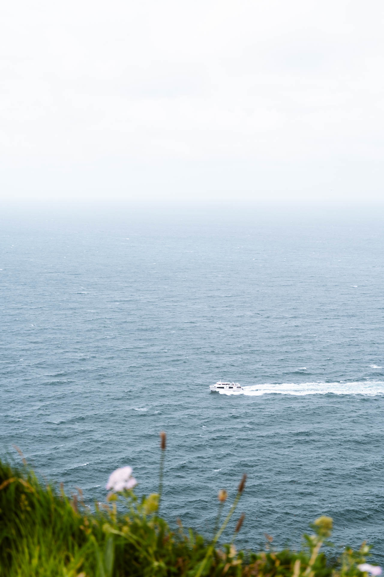 Widok na Ocean Atlantycki w Irlandii